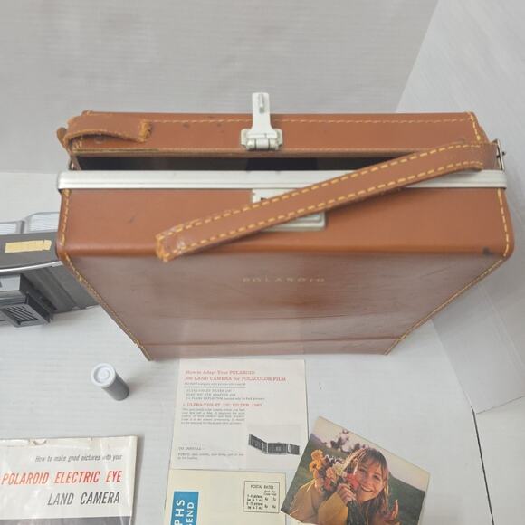 Vintage Polaroid Land Camera W Case Manual & Flashbulbs Model J66 Untested AS IS - Picture 7 of 16